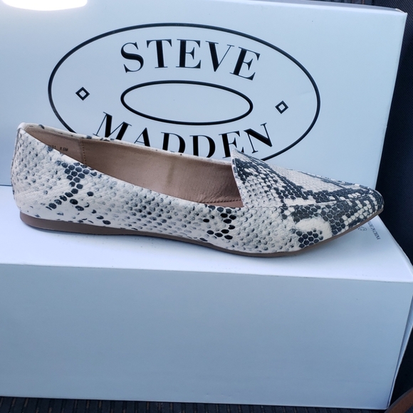 Steve Madden natural snake print flats shoes - Picture 2 of 5